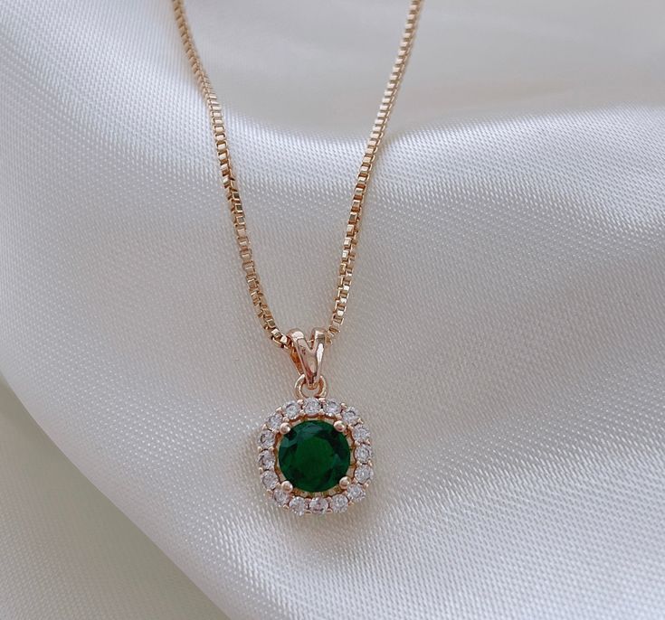 Dainty Gemstone Necklace, Green Diamond Round Cut Necklace, Green Gemstone Necklace, Solitaire Gemstone Necklace, Minimalist Necklace